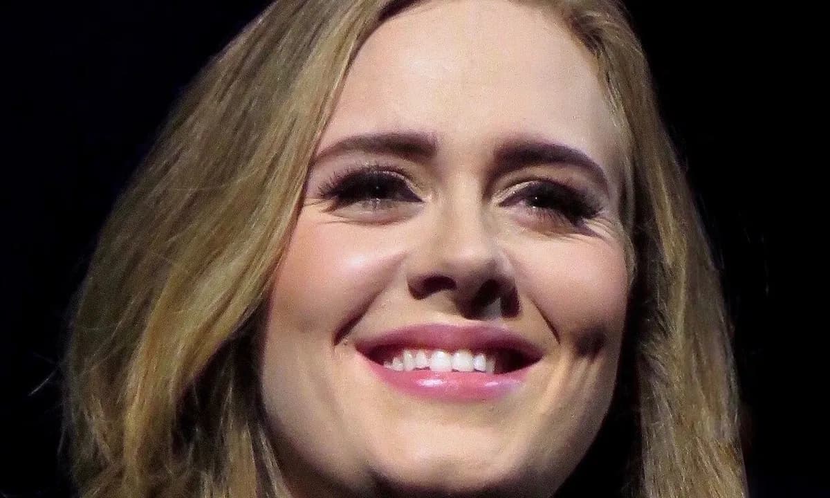Adele — Rolling in the Deep